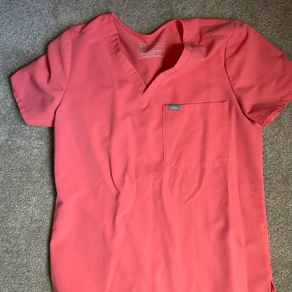 Figs Scrub Top Size Medium-Salmon color RARE